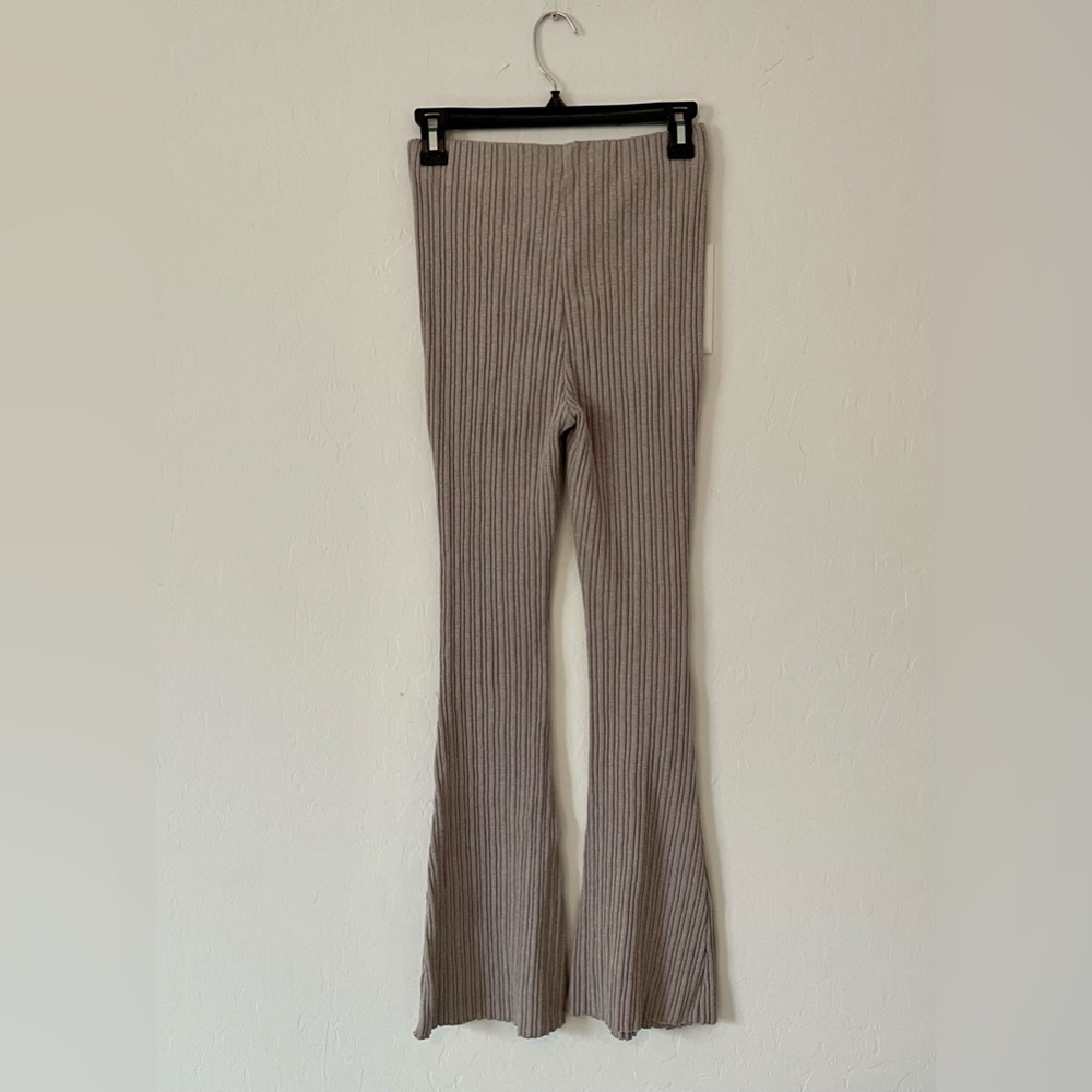 Urban Outfitters Rosie Ribbed Knit High Waisted Flare Pants Size Medium